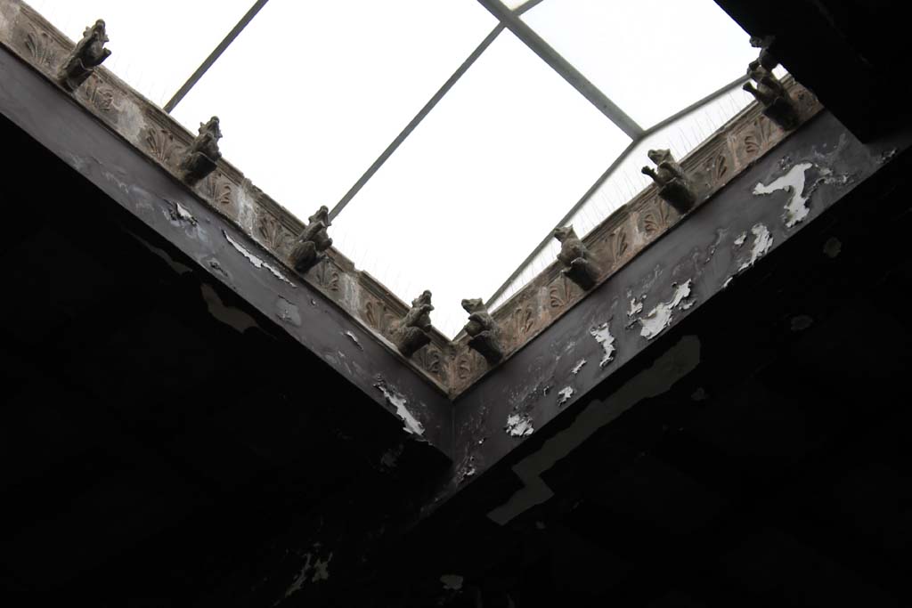 V.1, Herculaneum March 2014. Terracotta water-spouts of the compluvium.
Foto Annette Haug, ERC Grant 681269 DÉCOR.